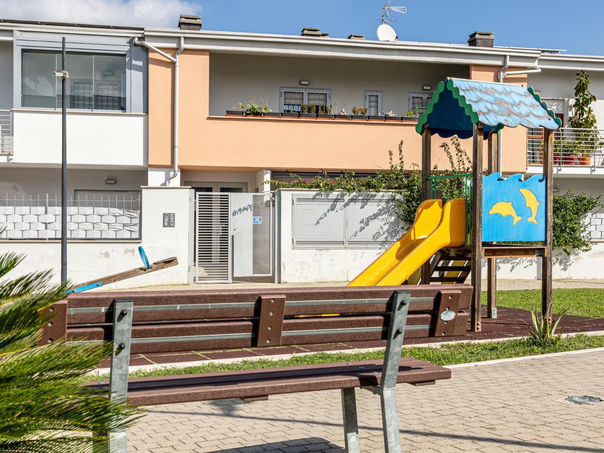 Mrb Real Estate - Maison Ludovica - Monolocale Moderno Con Giardino Фраттокке Экстерьер фото