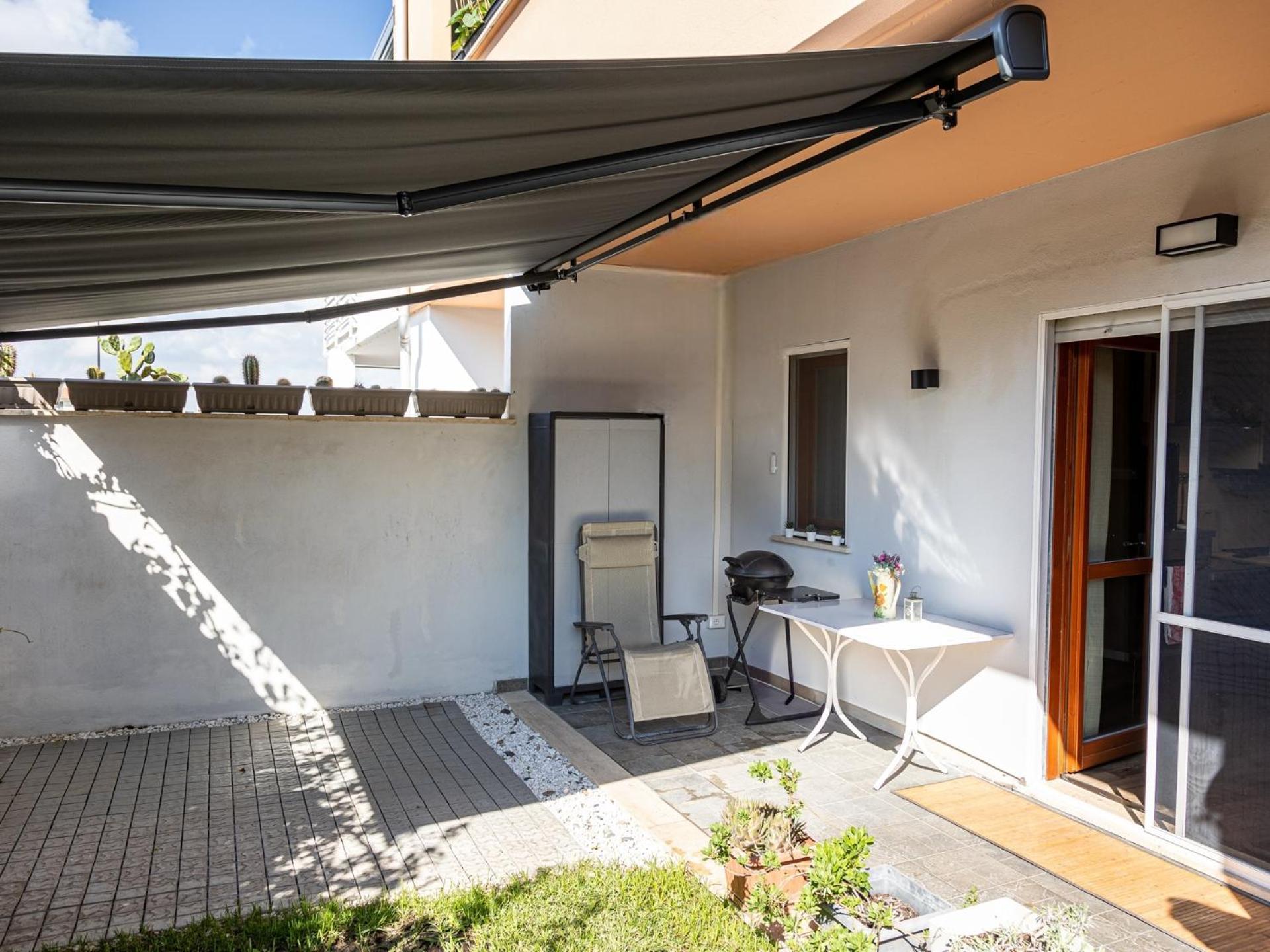 Mrb Real Estate - Maison Ludovica - Monolocale Moderno Con Giardino Фраттокке Экстерьер фото
