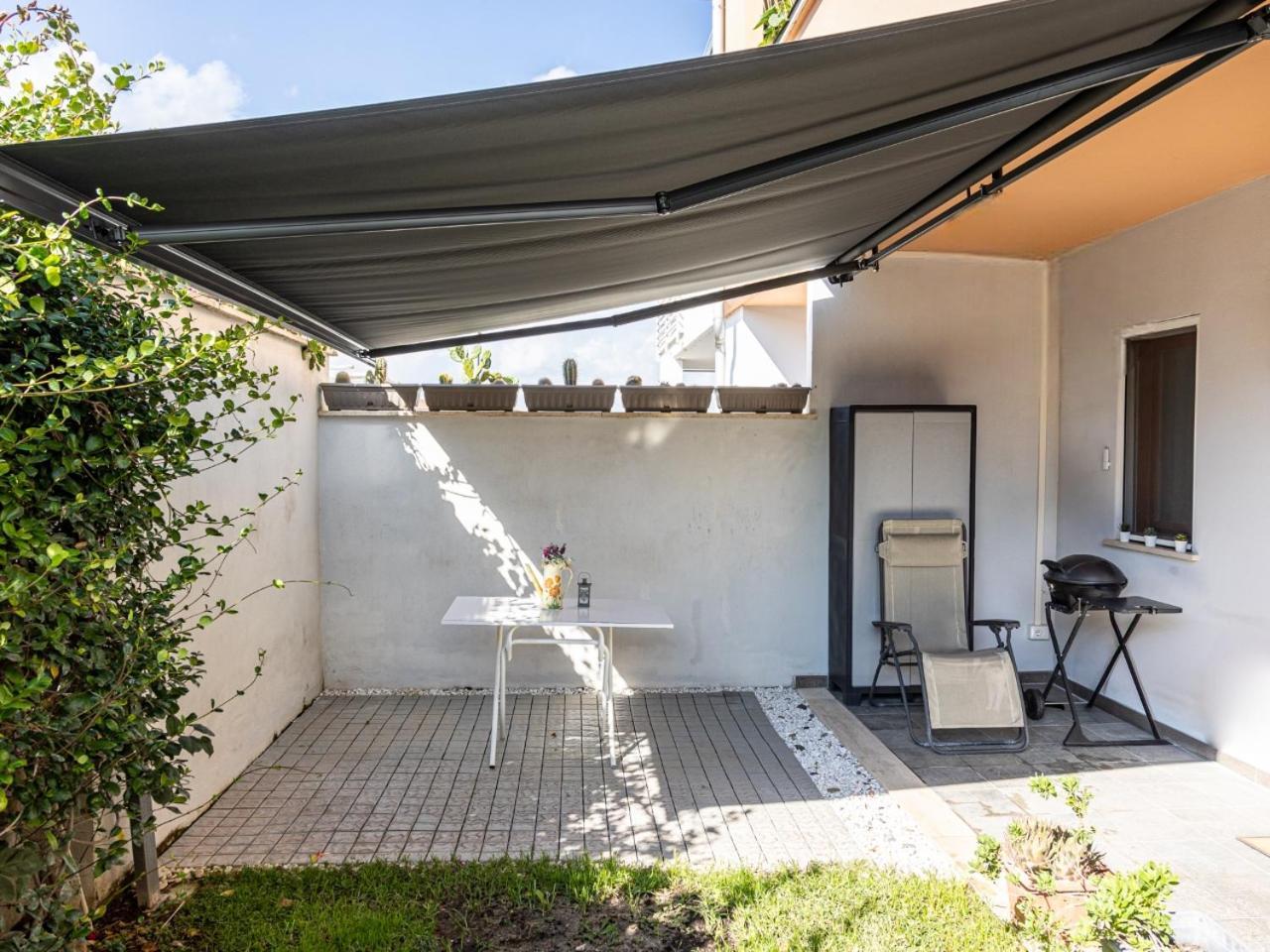 Mrb Real Estate - Maison Ludovica - Monolocale Moderno Con Giardino Фраттокке Экстерьер фото